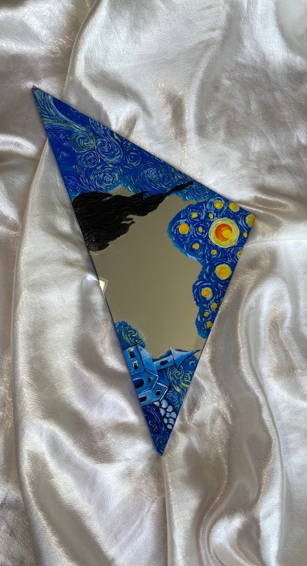 Yıldızlı geceler temalı el boyaması üçgen şekilli ayna - Görsel 4