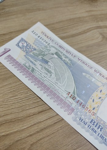 Atatürk Portreli 1 Yeni Türk Lirası Hatıra Banknotu