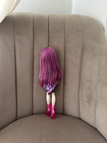 Beden Monster High Ari Hauntington