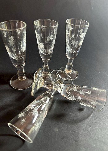 Yıldız Desenli Beyaz Kadeh Seti - Görsel 2