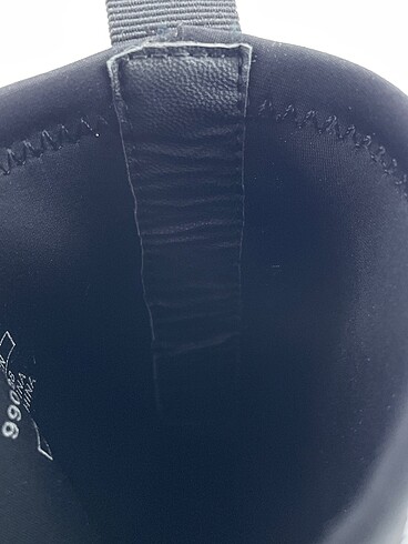 40 Beden siyah Renk Stradivarius Stiletto %70 İndirimli.