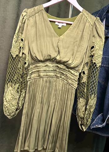 İpekyol nakışlı elbise - Görsel 2