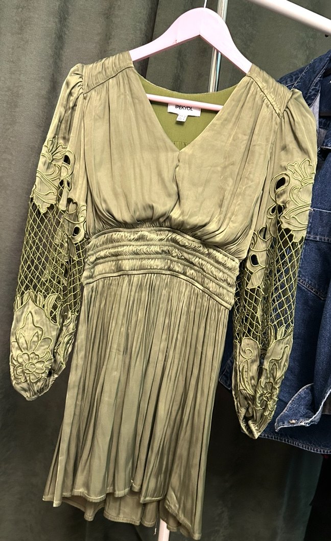 İpekyol nakışlı elbise - Görsel 2