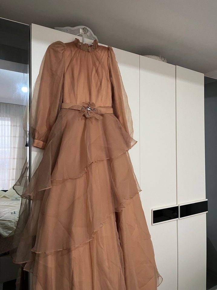 Bej Uzun Kat Katlı  Kadın Elbise - Görsel 4