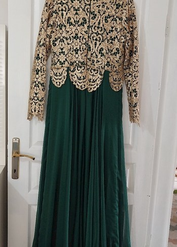 Altın İşlemeli Dantel Detaylı Uzun Abiye Elbise - Görsel 2