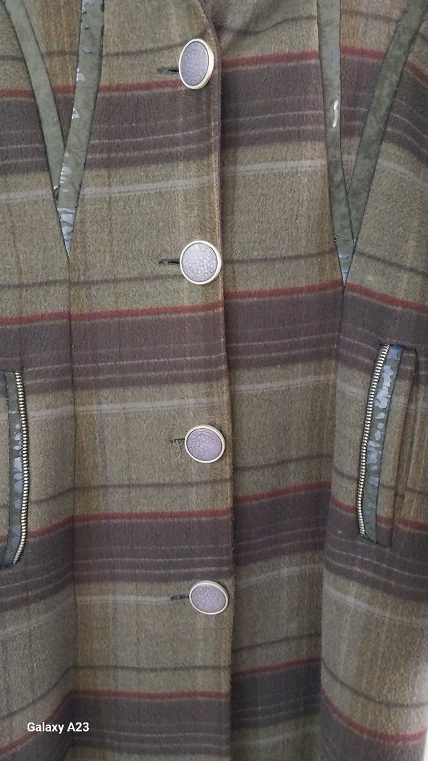 Düğmeli Uzun  Kadın Kaban - Görsel 4