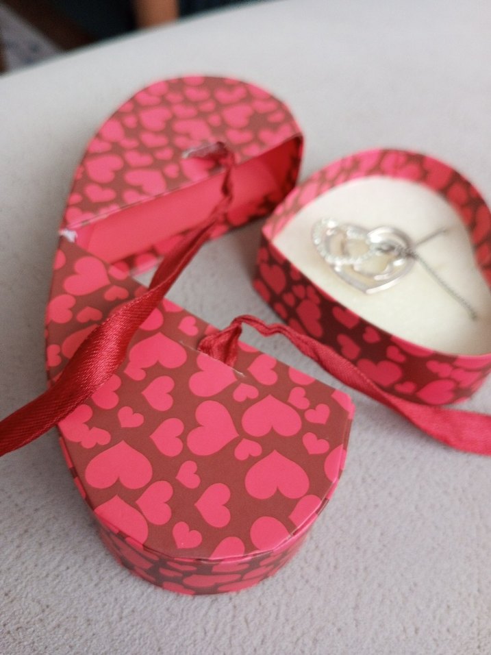 Kalp Şeklinde Pembe Hediye Kutusu - Görsel 4