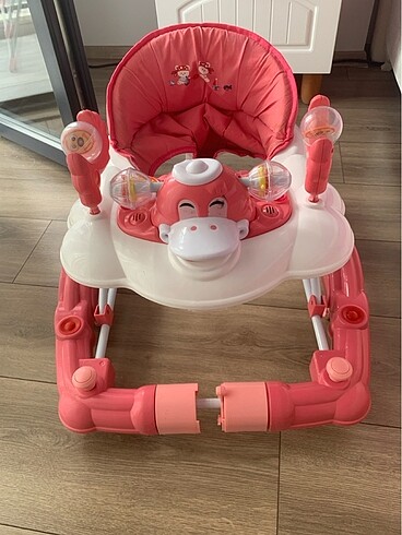Beden Kız bebek yürüteç