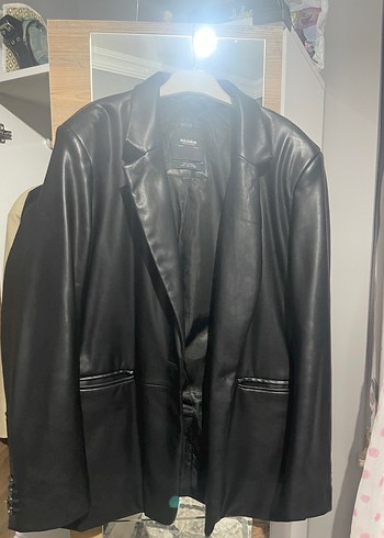 Pull and Bear Düğmeli Siyah Deri Kadın Ceket