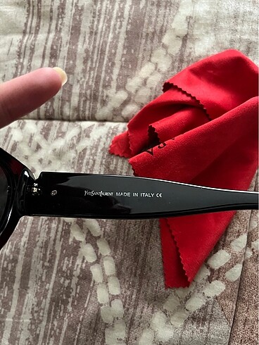 Beden Yves Saint Laurent Gözlük