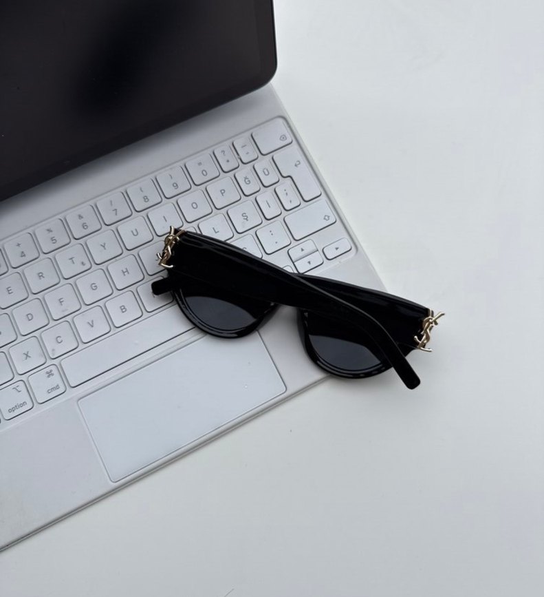 Yves Saint Laurent Gözlük - Görsel 4