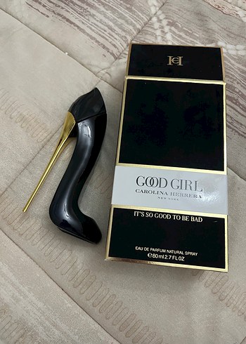 Carolina Herrera Good Girl Kadın Parfümü 80 ml - Görsel 2
