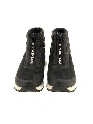 37 Beden North Face Bot %70 İndirimli.