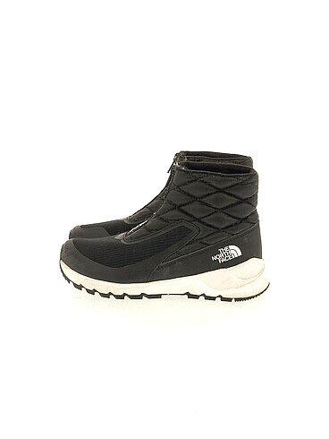 North Face Bot %70 İndirimli.