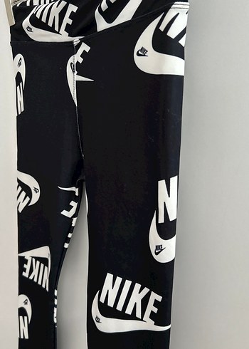 s Beden siyah Renk Nike Siyah Baskılı Kadın Tayt