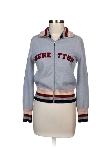 Benetton Hırka %70 İndirimli.
