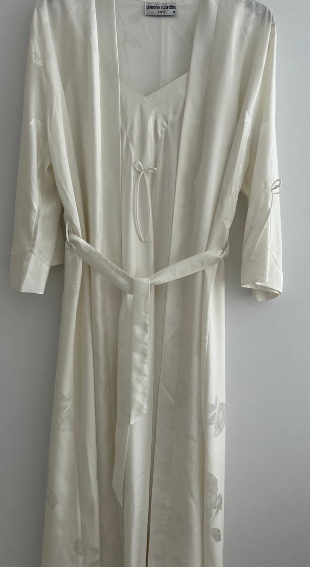Pierre Cardin Saten Beyaz Uzun Kadın Sabahlık - Görsel 2