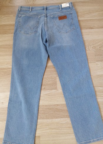 Wrangler Mavi renk Wrangler marka kot pantolon likralı etiketli