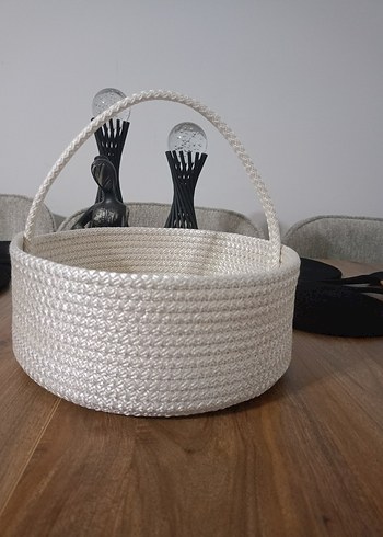 Beyaz Hasır Kulplu Saklama Sepeti - Görsel 2