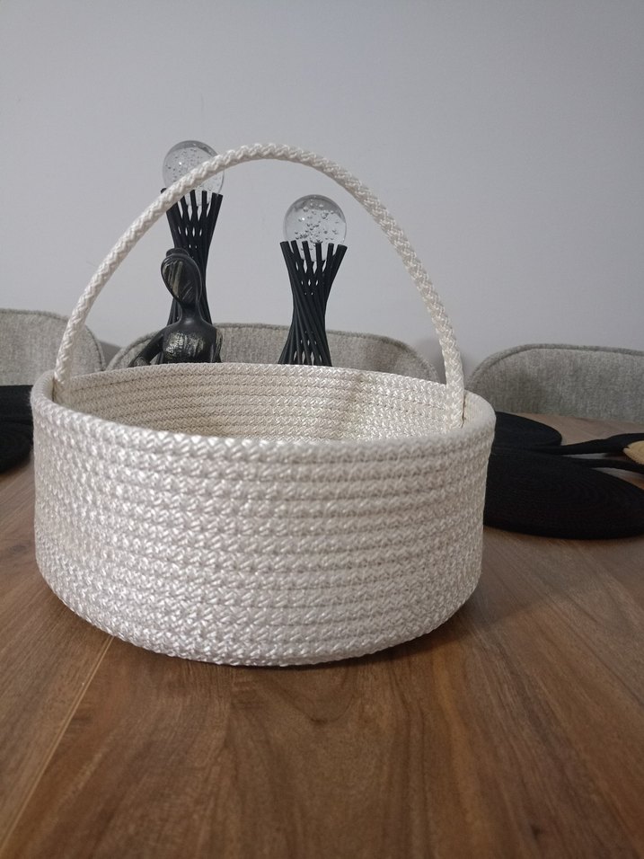Beyaz Hasır Kulplu Saklama Sepeti - Görsel 2