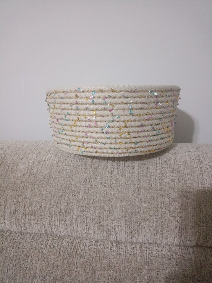 Beyaz Renkli Örgü Sepet - Görsel 2