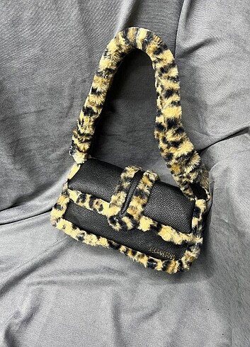 Jacquemus Puffed Shearling Flap Bag 27cm - 16cm