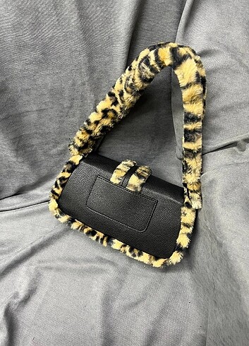 Diğer Jacquemus Puffed Shearling Flap Bag 27cm - 16cm