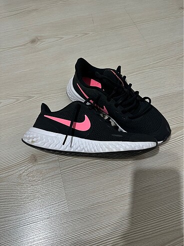 Nike Hiç bir kusuru yok. Orjınal