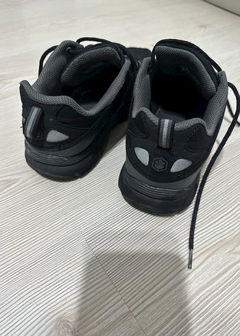 Önde minik bi deforme var ama yırtık değil. - Görsel 10