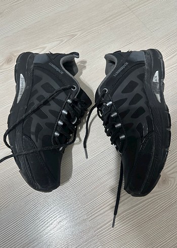 Önde minik bi deforme var ama yırtık değil. - Görsel 5