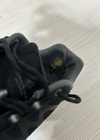 Önde minik bi deforme var ama yırtık değil. - Görsel 13