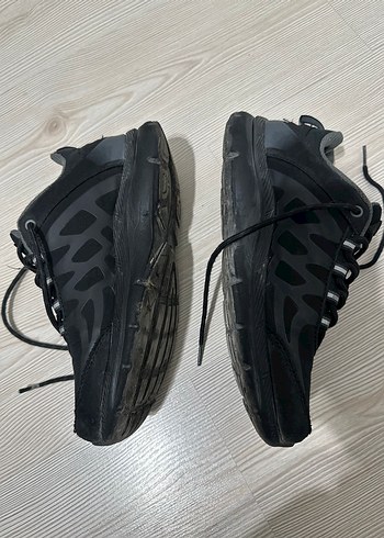 Önde minik bi deforme var ama yırtık değil. - Görsel 8