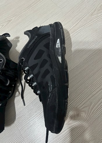 Önde minik bi deforme var ama yırtık değil. - Görsel 6