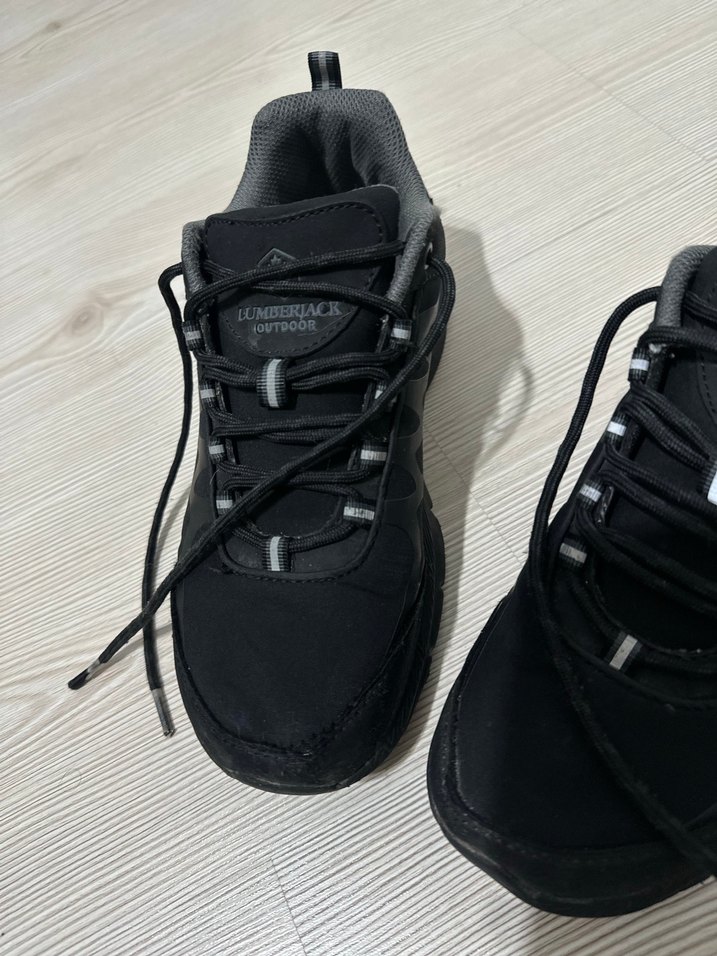 Önde minik bi deforme var ama yırtık değil. - Görsel 4