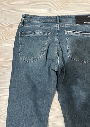 Erkek pantolon. Paçasında çamasır suyu lekesi var. - Görsel 18