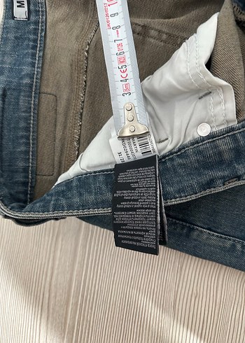 Erkek pantolon. Paçasında çamasır suyu lekesi var. - Görsel 8