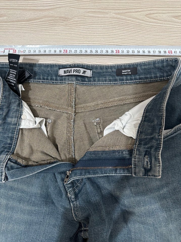 Erkek pantolon. Paçasında çamasır suyu lekesi var. - Görsel 5