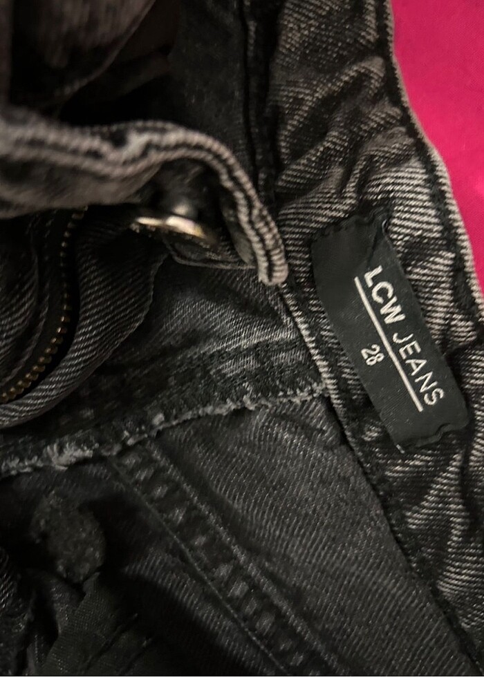 Yırtık şort - Görsel 2