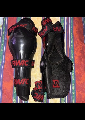 Wintech Gri Yılan Desenli Motosiklet Dizliği - Görsel 2