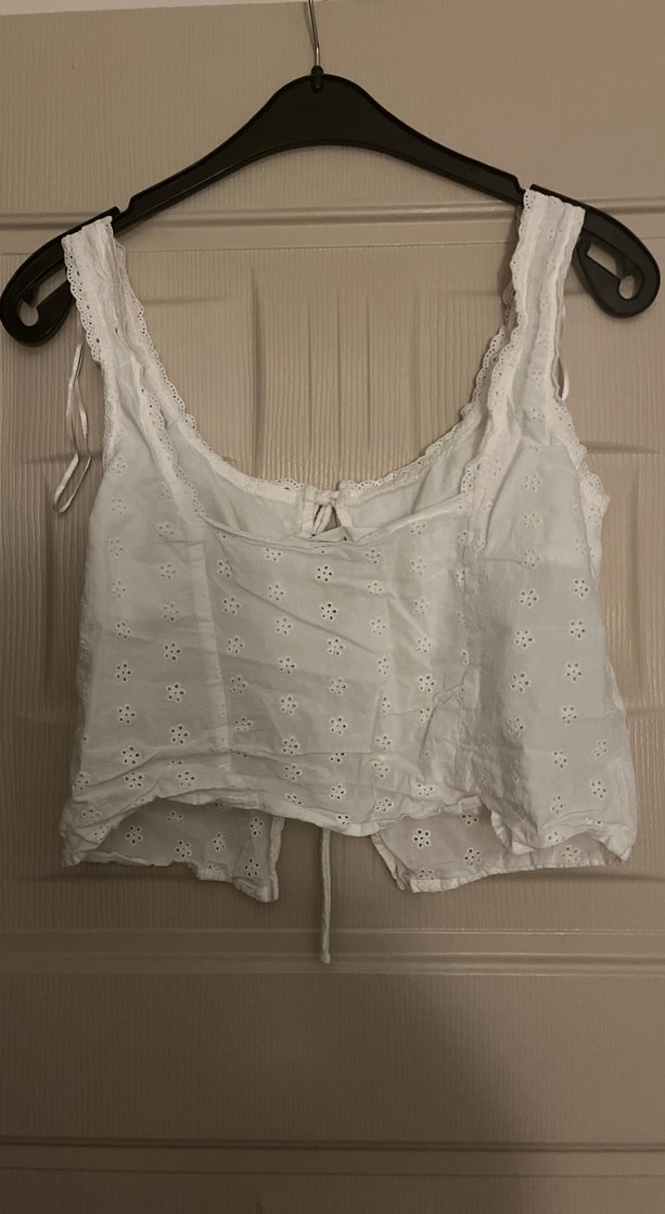 Dantel Detaylı Beyaz Bohem Kısa Büstiyer - Görsel 2