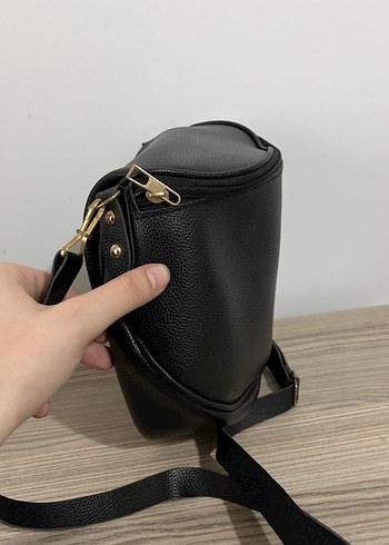 Siyah Deri Kadın Çapraz Çanta - Görsel 3