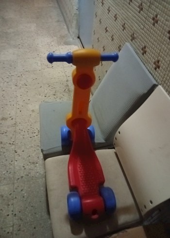 Renkli Sarı Çocuk Scooter'ı - Görsel 2