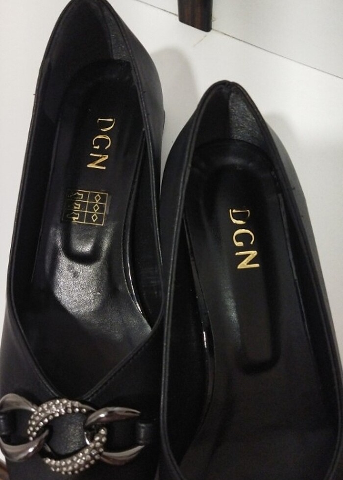 Kısa topuklu ayakkabı - Görsel 4