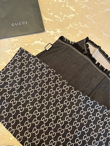 Gucci yün ipek şal