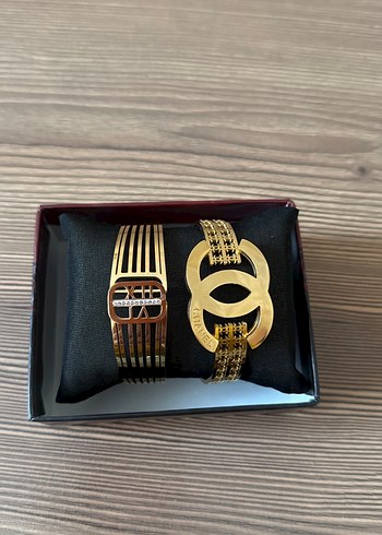 Klasik Şıklıkta Altın Renkli Tokalı Bilezikler - Görsel 2