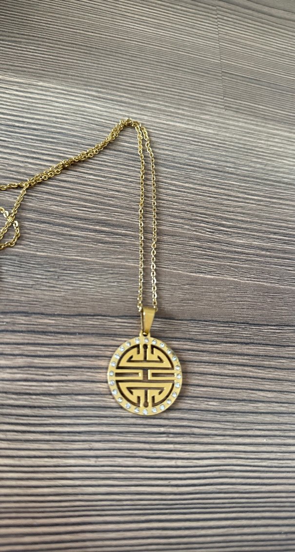 Uzun Zincirli Altın Renkli Kadın Kolye - Görsel 3