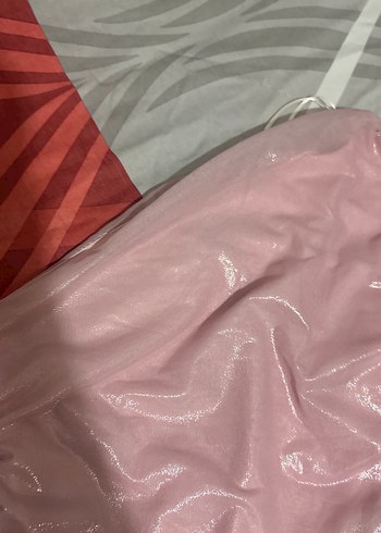 Quzu Parlak Pembe Drapeli Straplez Midi Elbise