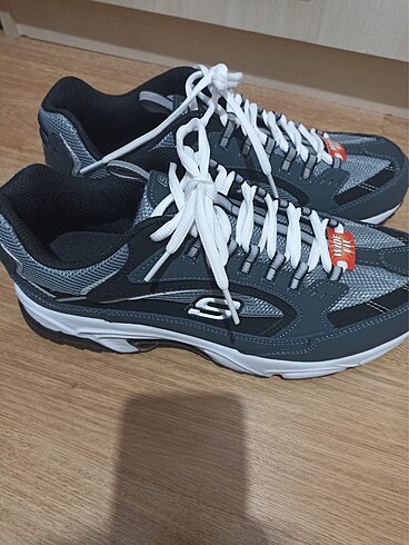 Orijinal skechers erkek ayakkabi. Yurtdisindan alindi.