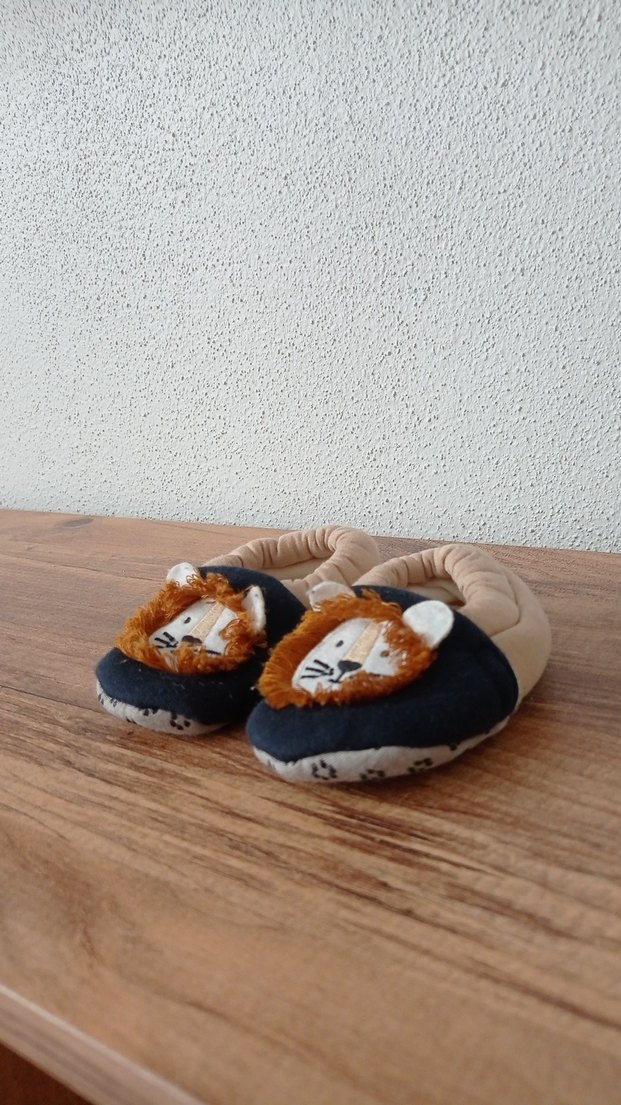 Kahverengi Kürklü Erkek Çocuk Ev Terliği - Görsel 2