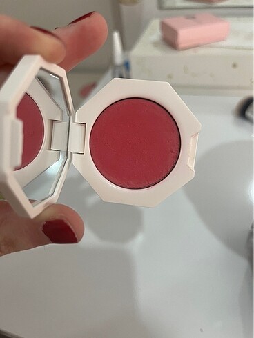  Beden Fenty beauty allık